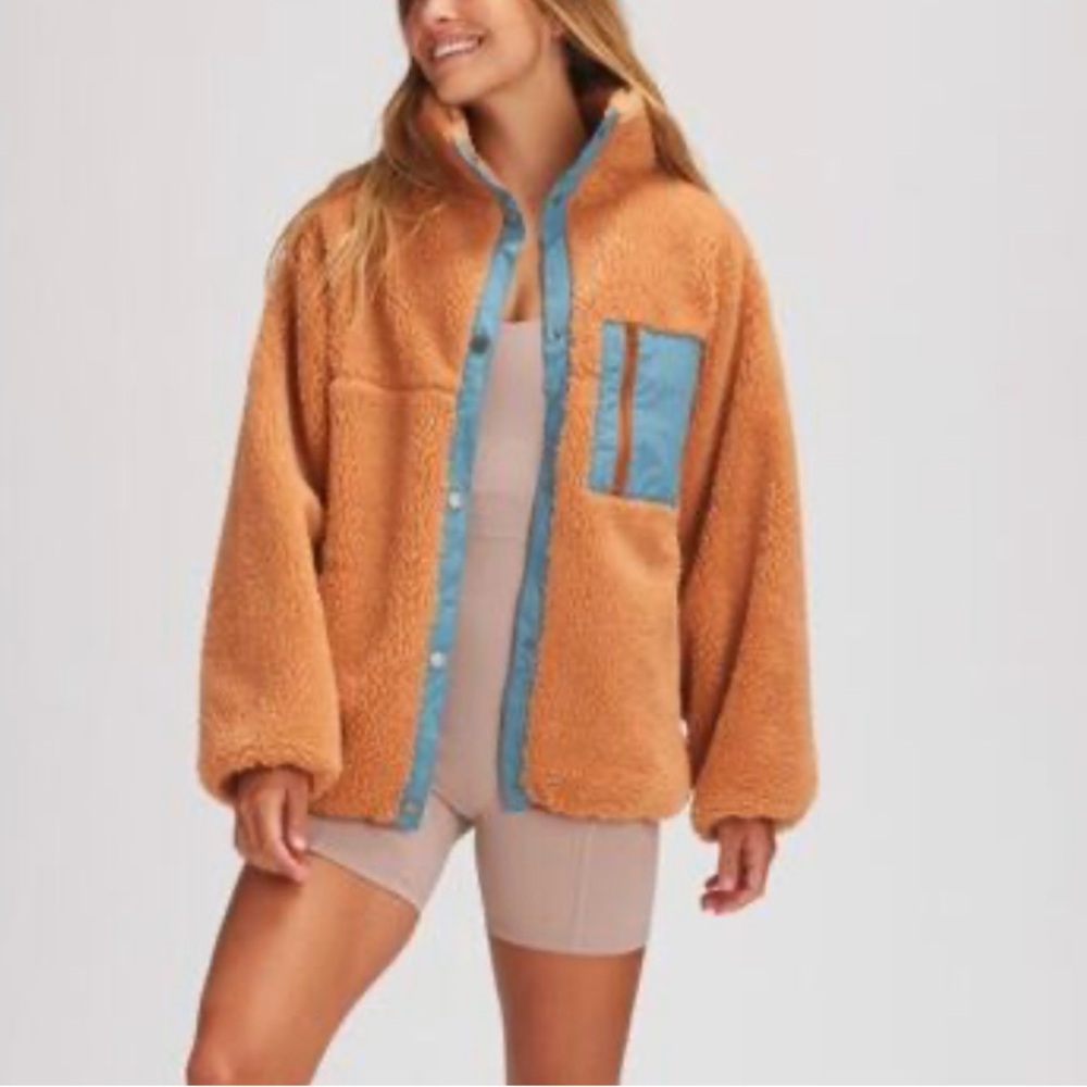 basin + range orange blue sherpa jacket size X small fit size small also